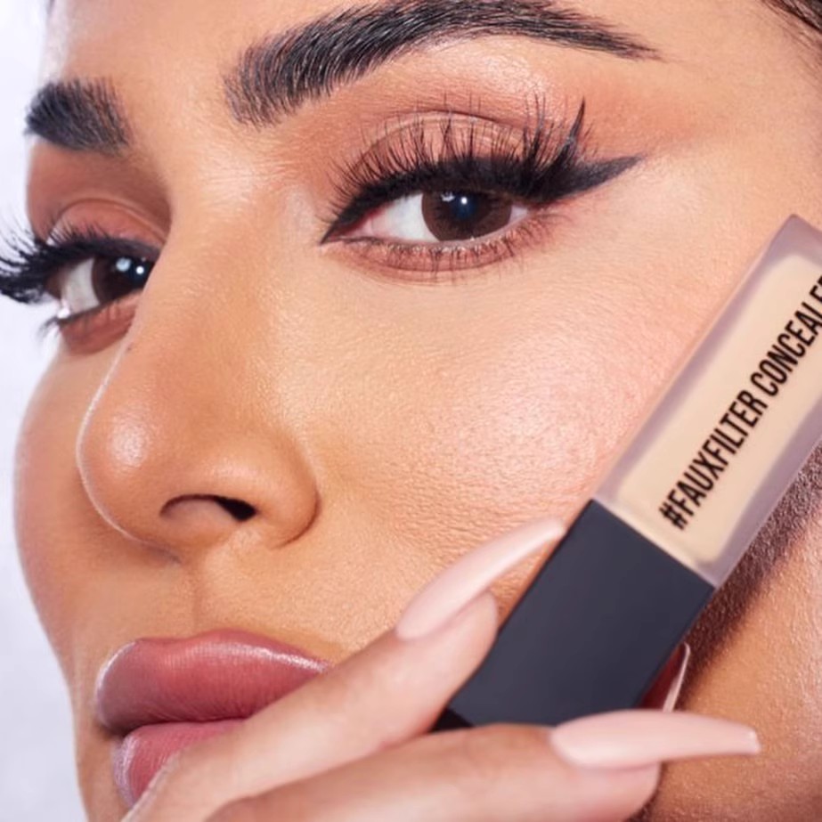 フーダビューティー フォーフィルター ルミナス マット アイ - Beauty Huda Makeup のレビューと価格