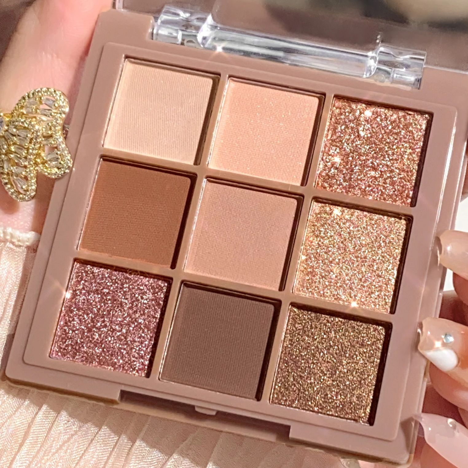 豪華な 9 ～ 18 色のアイシャドウ パレット - ベルベ - Beauty Huda Makeup のレビューと価格
